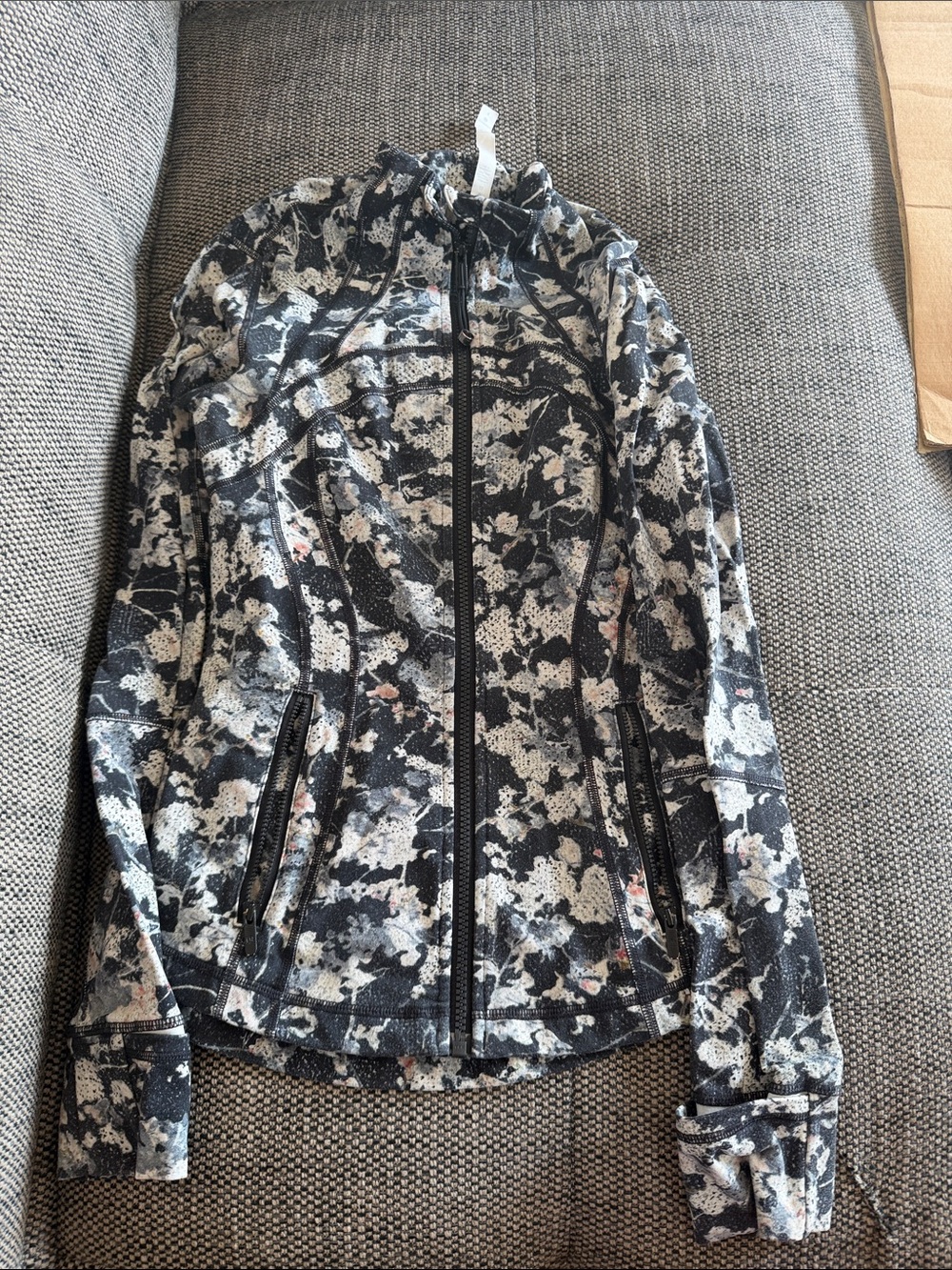 Lululemon top